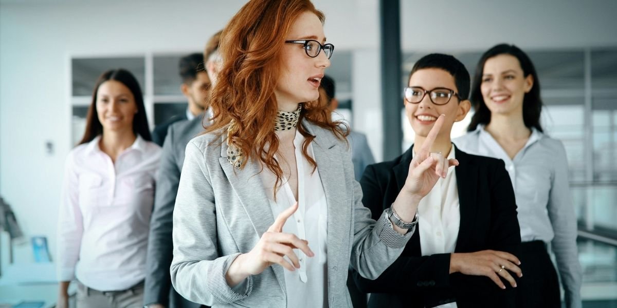 How Non-Verbal Communication Shapes Responses and Interactions