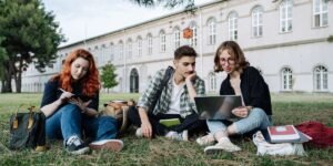How Living Costs in California Affect Student Loan Borrowing
