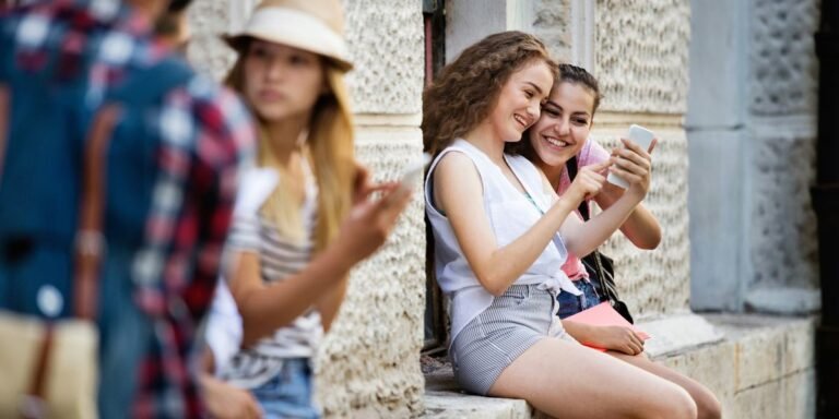 Why Social Circles Shrink Despite More Ways to Connect Online