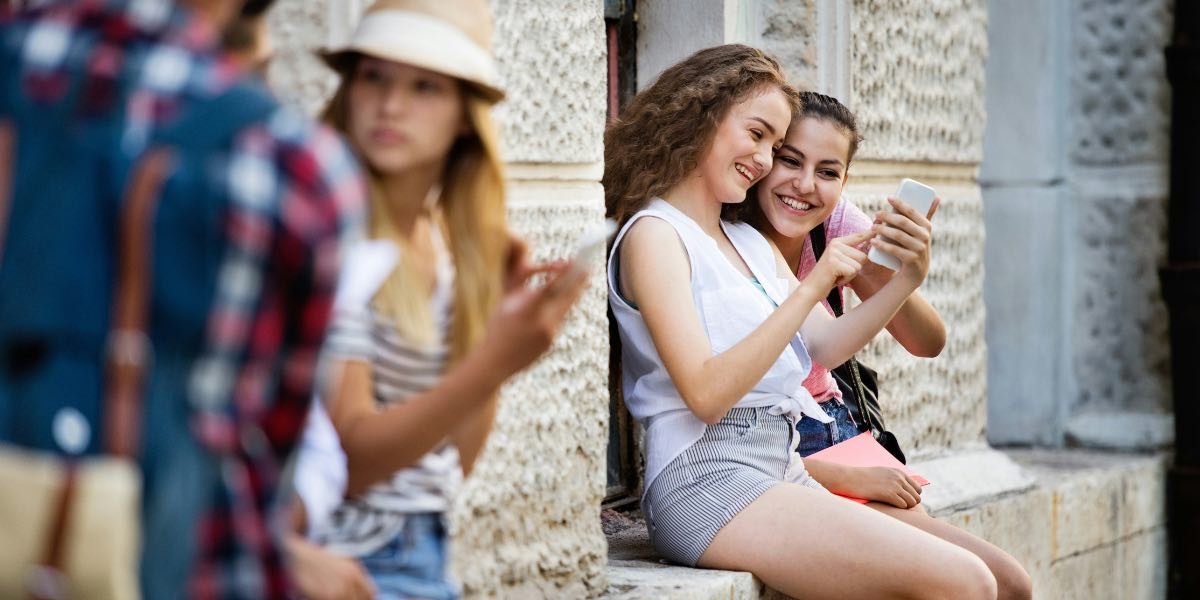 Why Social Circles Shrink Despite More Ways to Connect Online