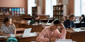 Managing College Costs A Guide for Parents