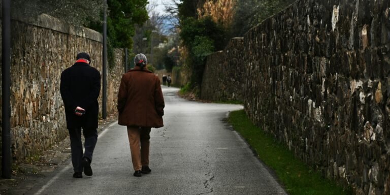 Eating Healthy During Cancer Treatment: Managing Nausea and Hydration with Three Lollies