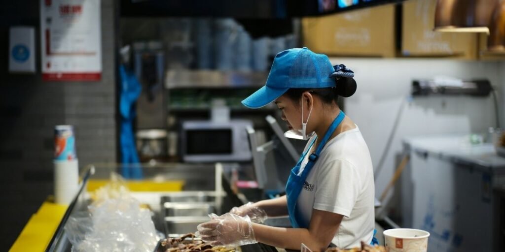 UC Research Examines Effects of California’s $20 Fast-Food Wage Law