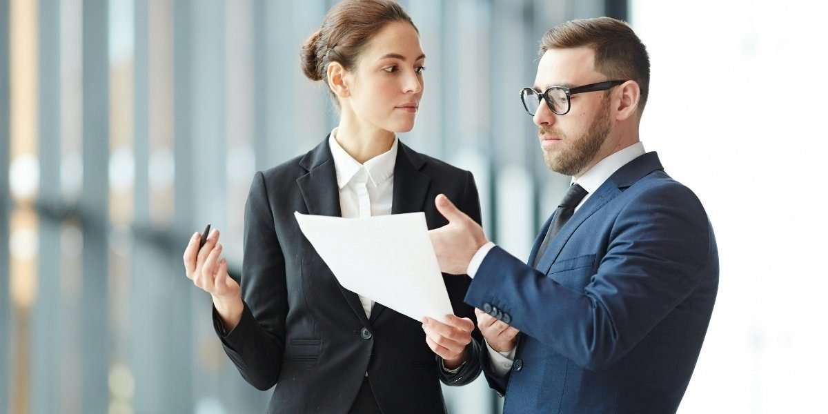 How Non-Verbal Communication Shapes Responses and Interactions